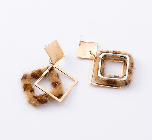 Diamond-Shaped Metallic Leopard Print Earrings