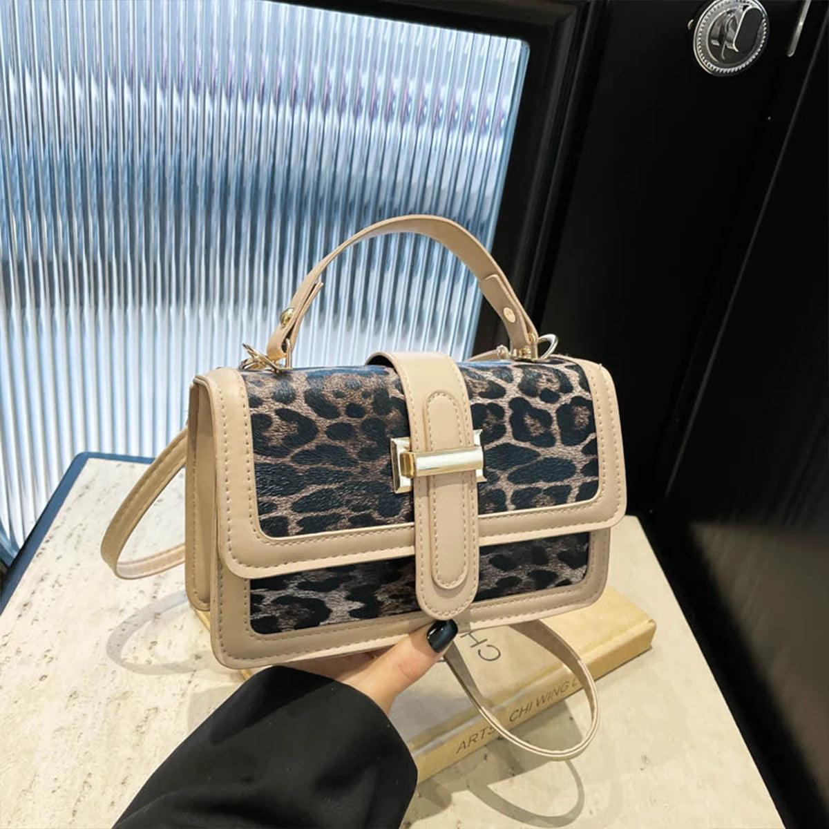 Retro Leopard Print Crossbody Bag